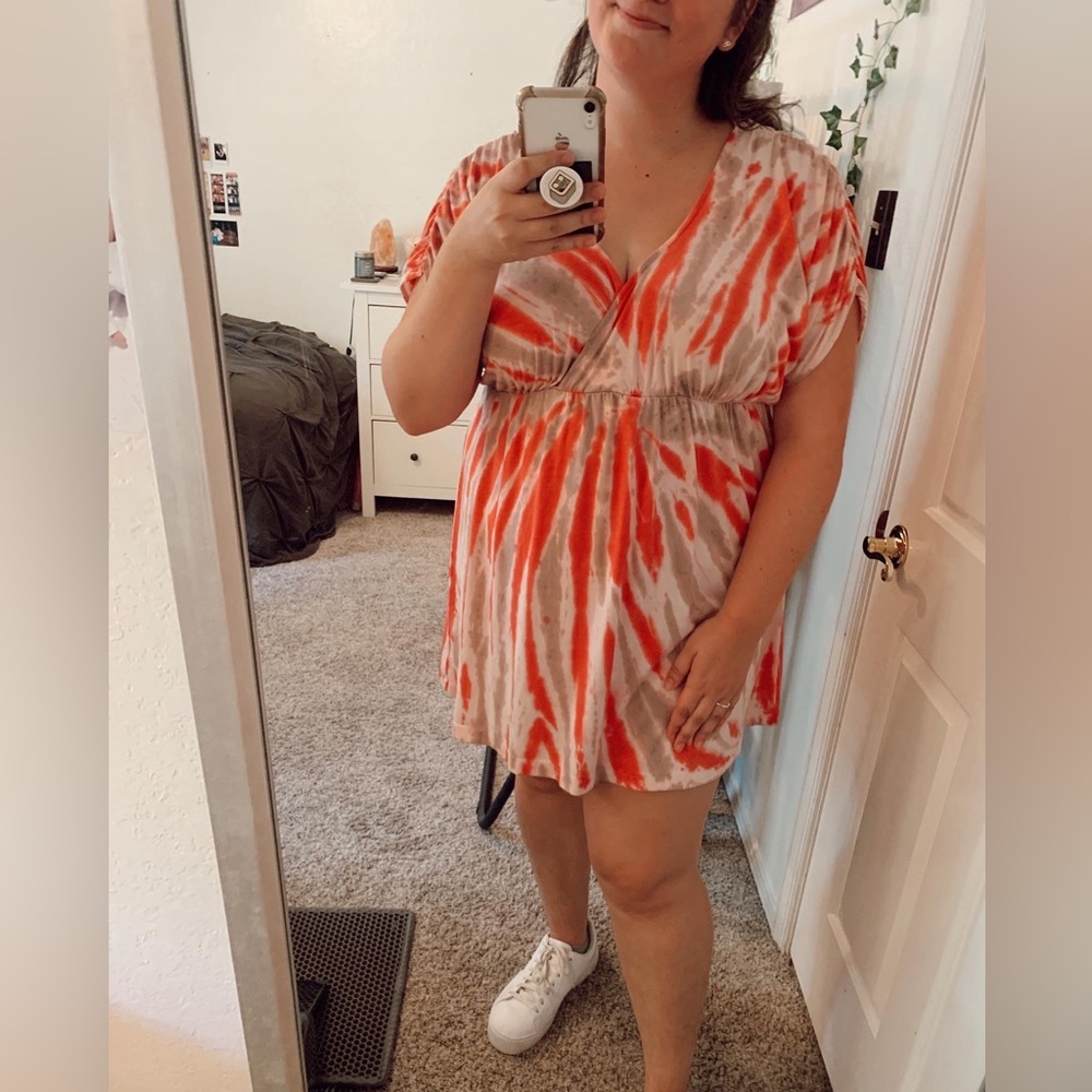 Lagoona V-neck tie-dye short sleeve midi dress with elastic waist